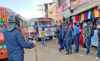 विहीवार काठमाडौं देखि धादिङ चल्ने बस सेवा अवरुद्ध, यात्रुको विचल्ली