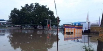 भरतपुरमा सत्ता गठबन्धनले गर्ने संयुक्त चुनावी सभास्थल डुबानमा, मञ्च र झण्डाको बिजोग 