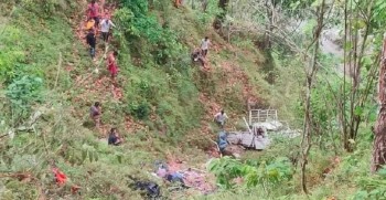 सिन्धुलीको नक्कलेमा जिप दुर्घटना हुँदा ३ जनाको मृत्यु, ७ जना घाइते 