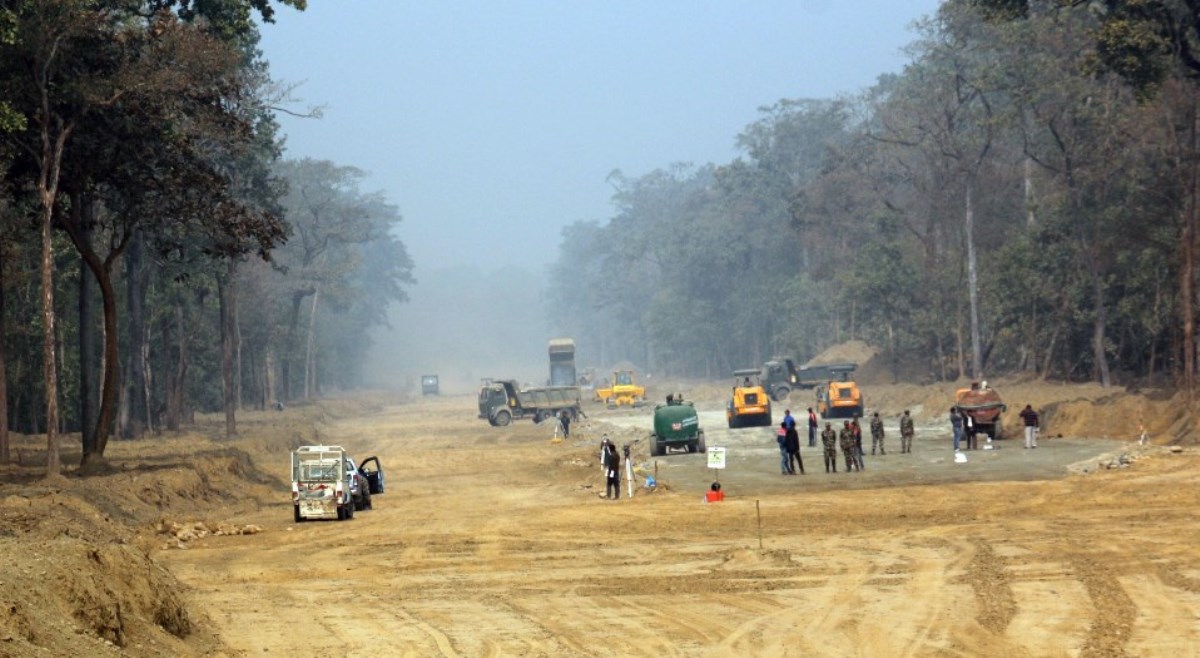 सेनाले बनाएको काठमाडौं–तराई–मधेस द्रुतमार्ग सडकको काममा लापरबाही 